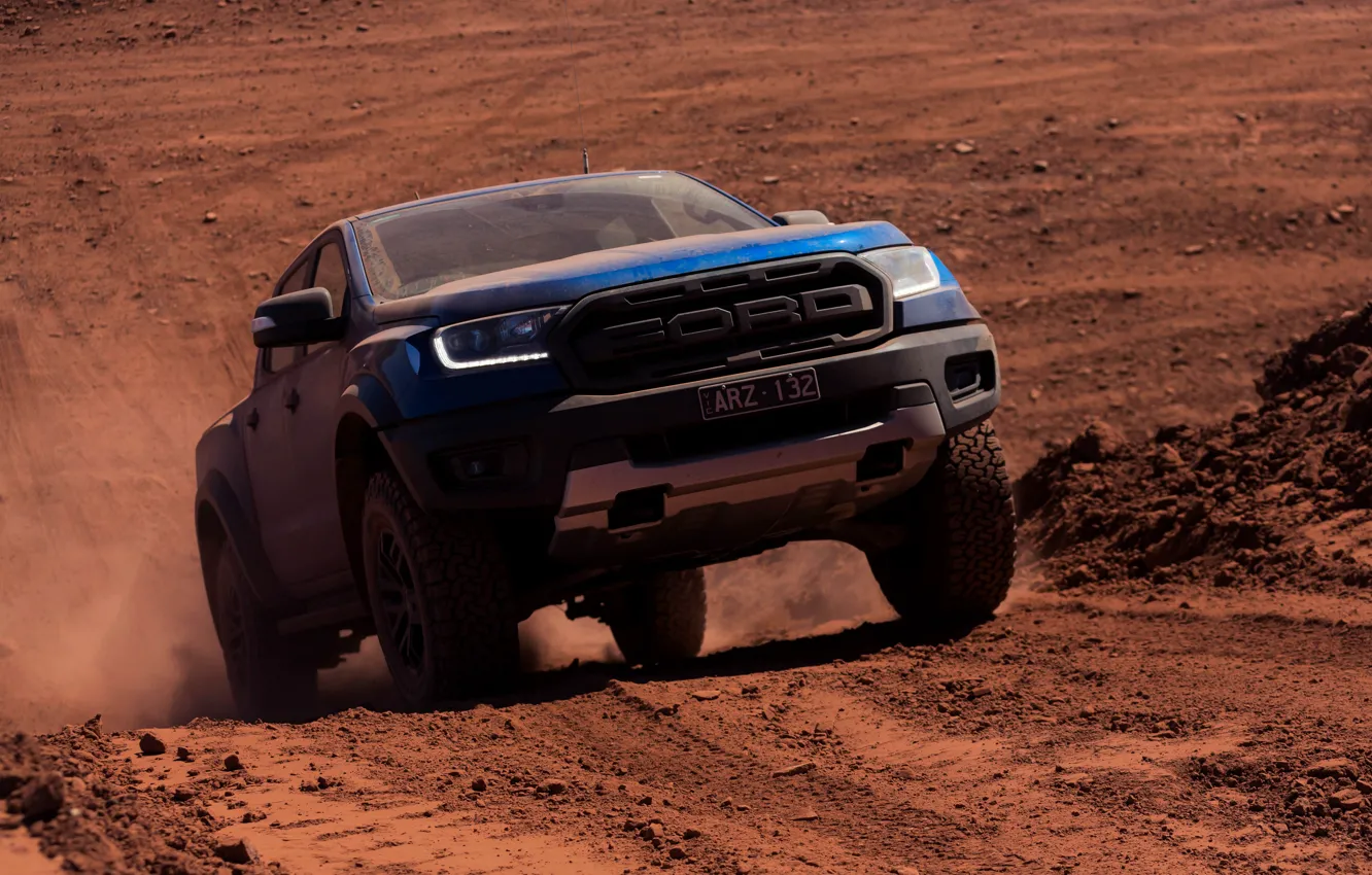 Фото обои синий, Ford, пыль, Raptor, пикап, грунтовка, 2018, Ranger