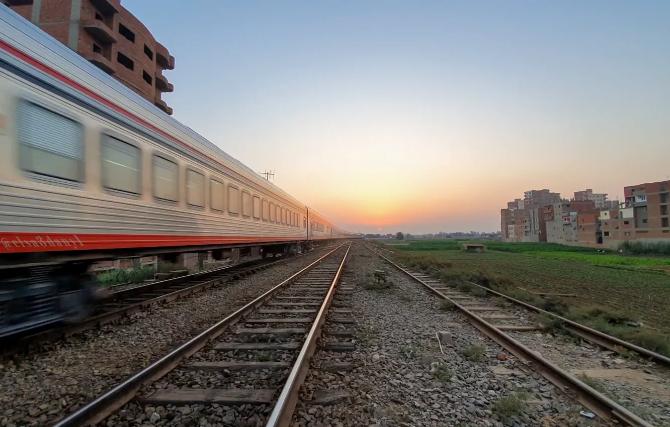 Фото обои Egypt, sun, train, track, locomotive, building, rail, natural