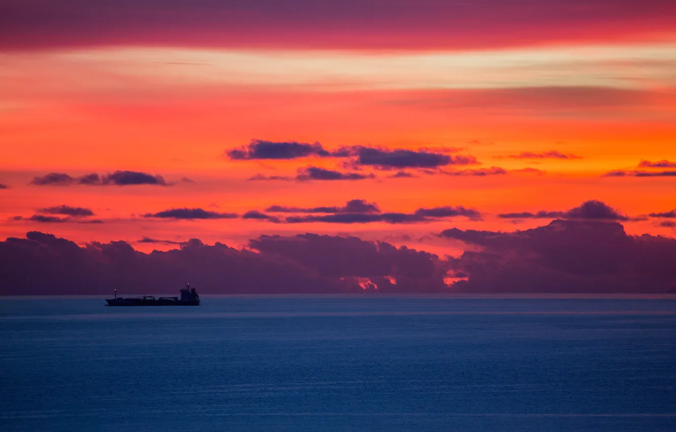 Фото обои twilight, sea, ocean, seascape, clouds, dusk, ship, horizon