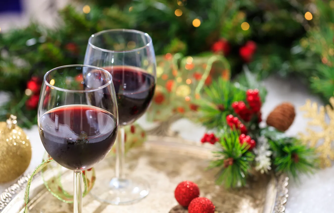 Фото обои вино, новый год, бокалы, лента, украшение, декор