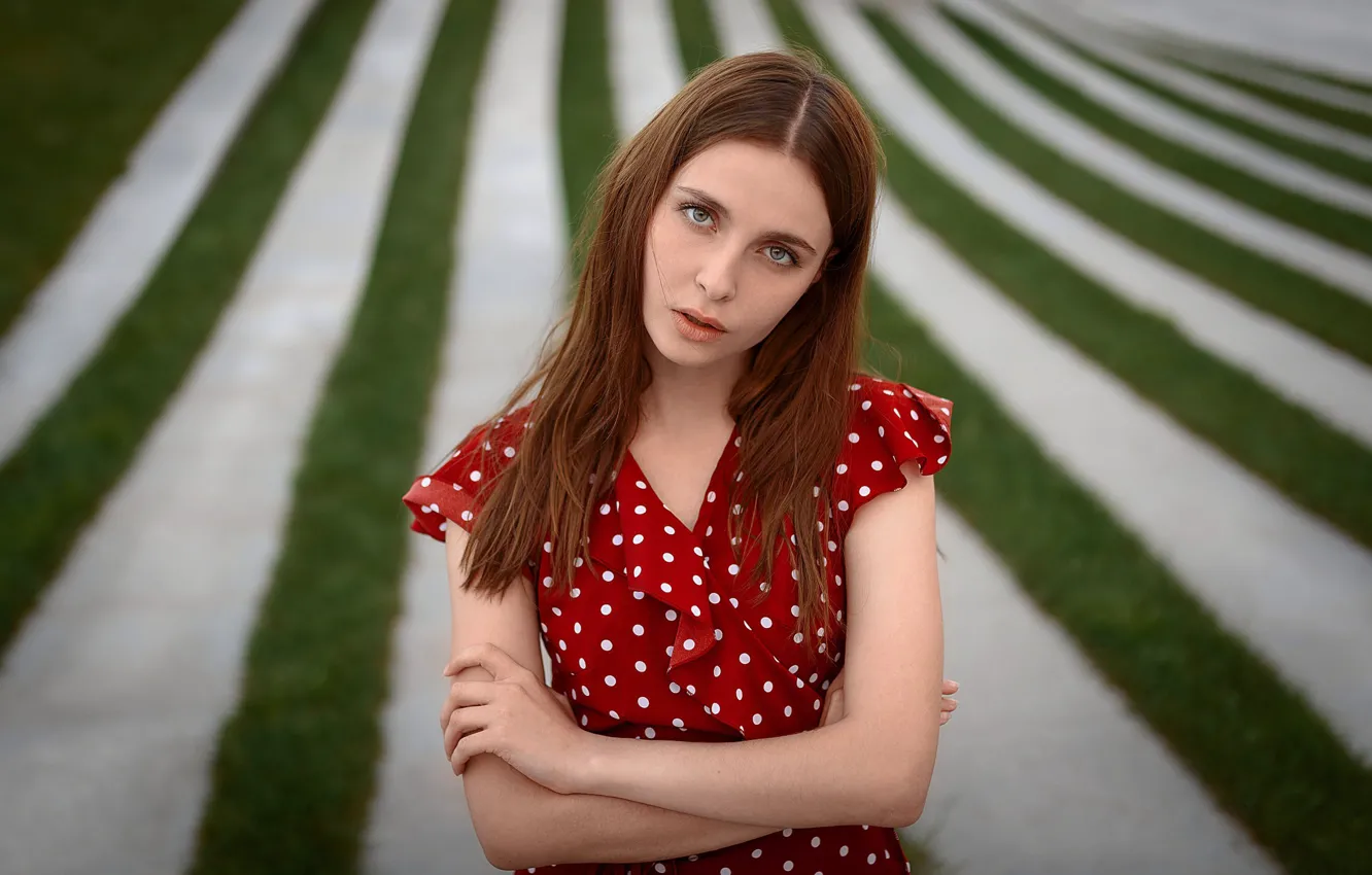 Фото обои girl, Model, dress, brown hair, photo, blue eyes, bokeh, lips