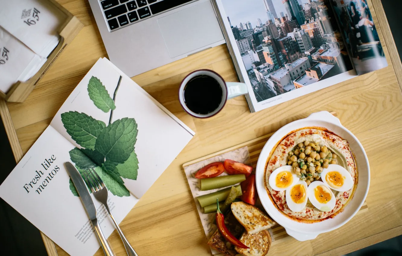 Фото обои кофе, яйца, завтрак, книга, ноутбук, салат