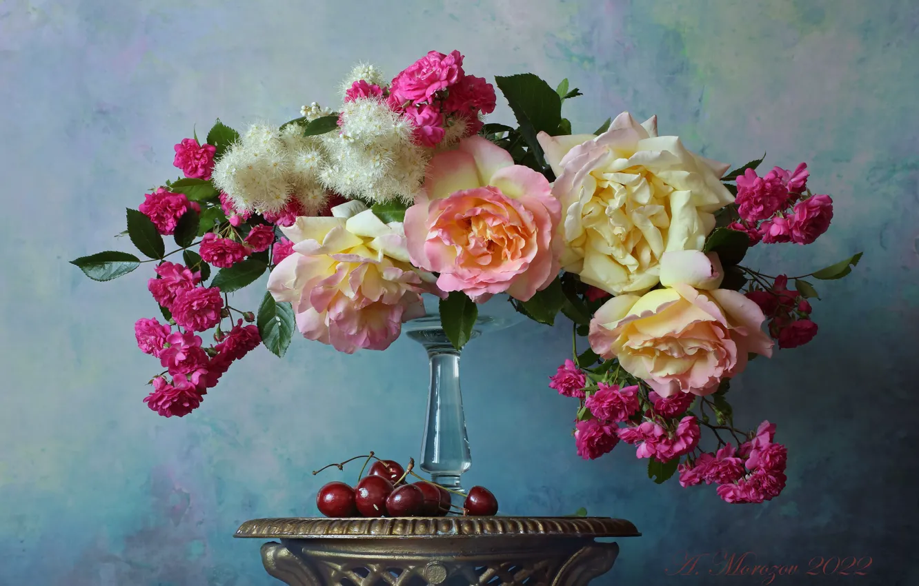 Фото обои стиль, фон, розы, букет, ваза, черешня, Андрей Морозов