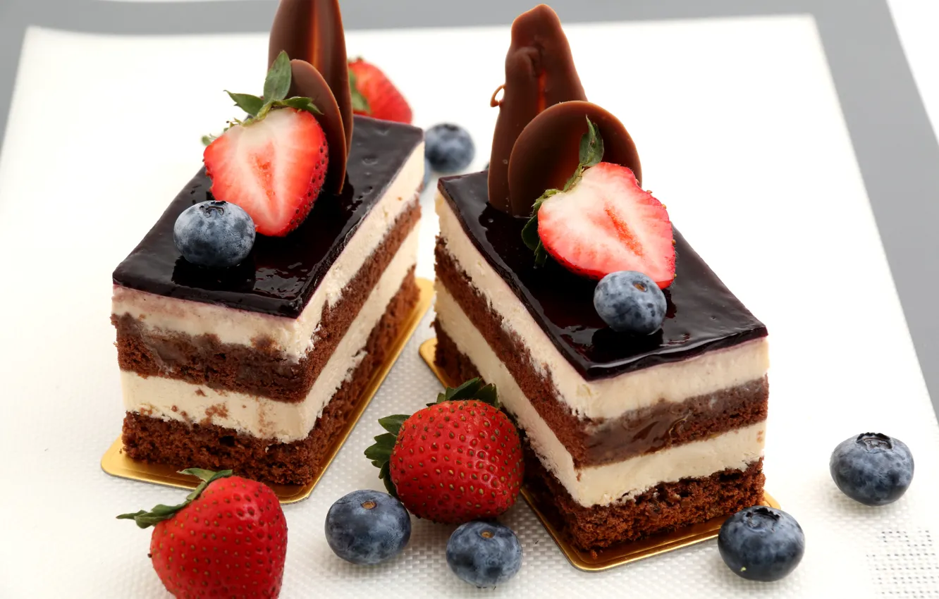Фото обои шоколад, черника, клубника, пирожное, десерт, сладкое