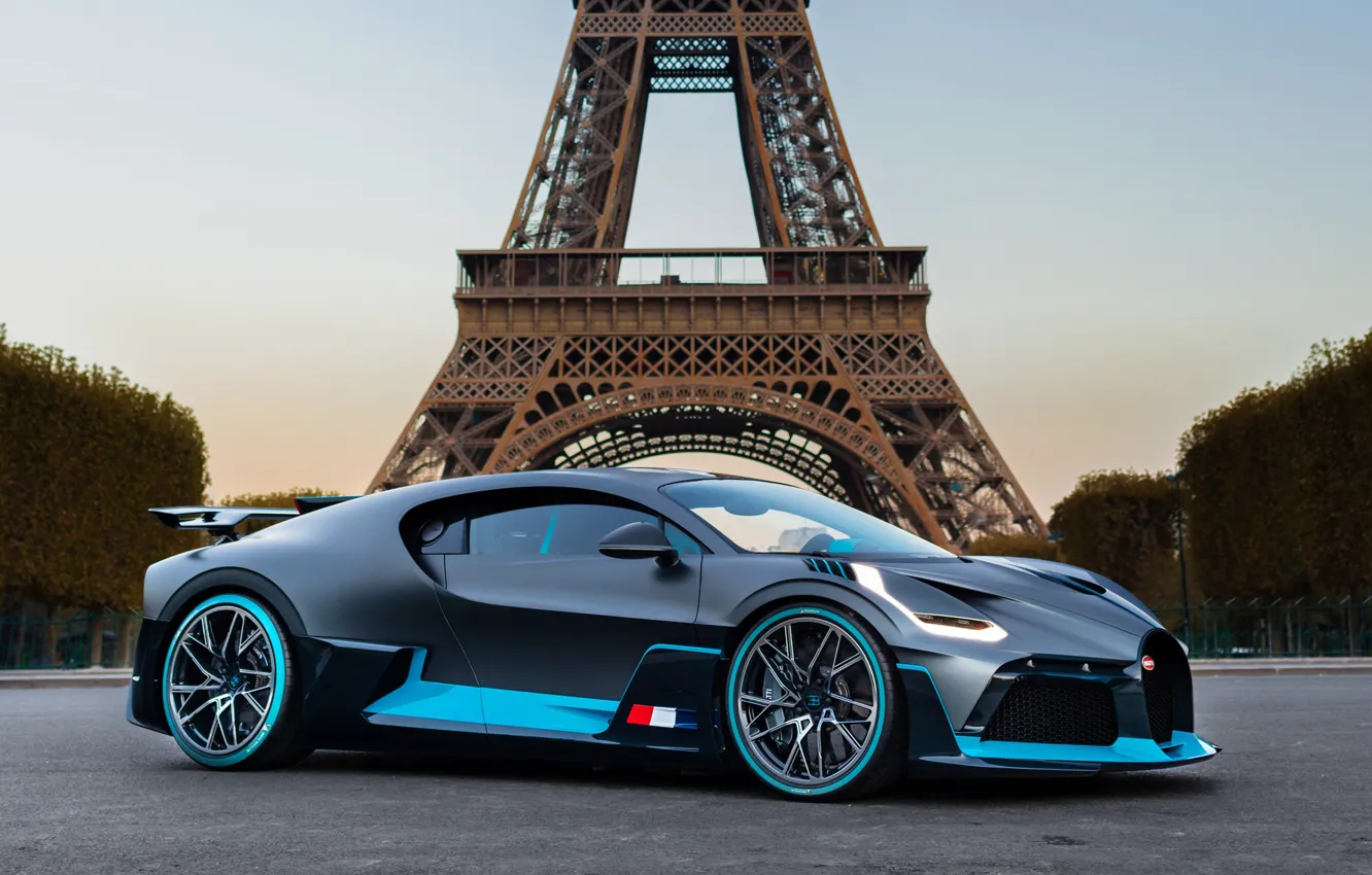 Фото обои Париж, Bugatti, Эйфелева башня, суперкар, 2018, гиперкар, Divo