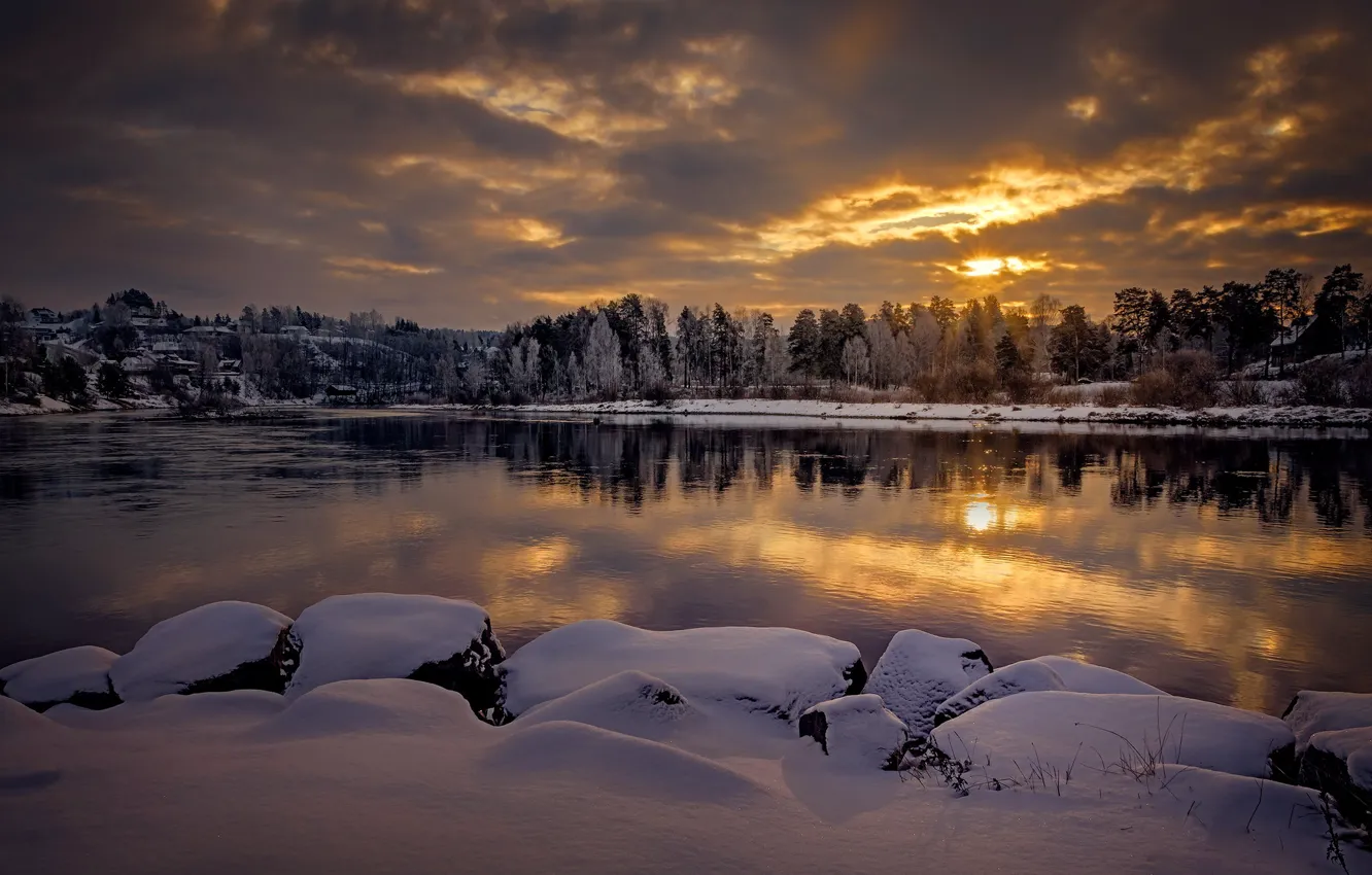 Фото обои зима, снег, деревья, пейзаж, закат, природа, город, озеро