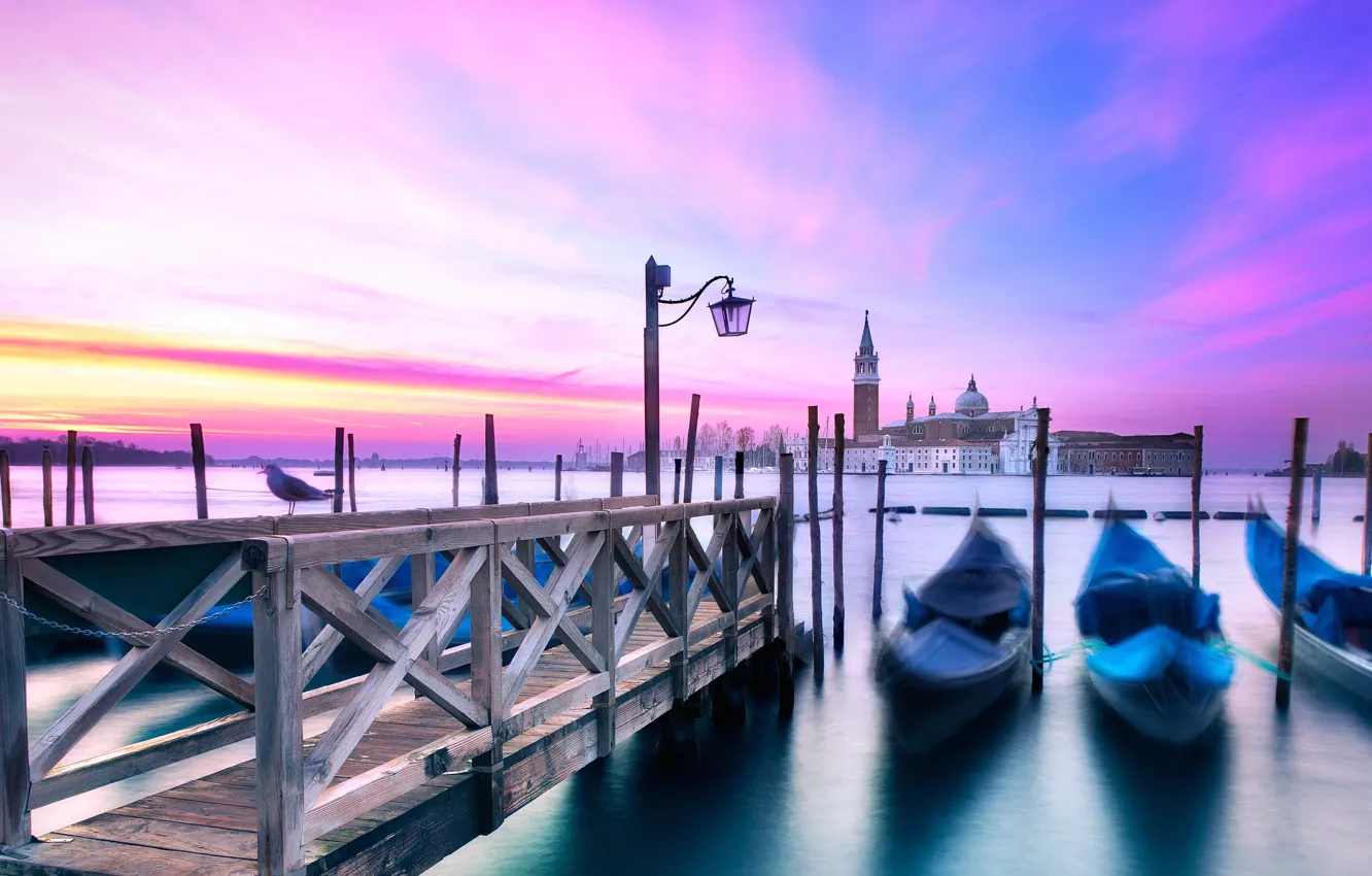 Фото обои море, небо, облака, остров, чайка, причал, Италия, Венеция