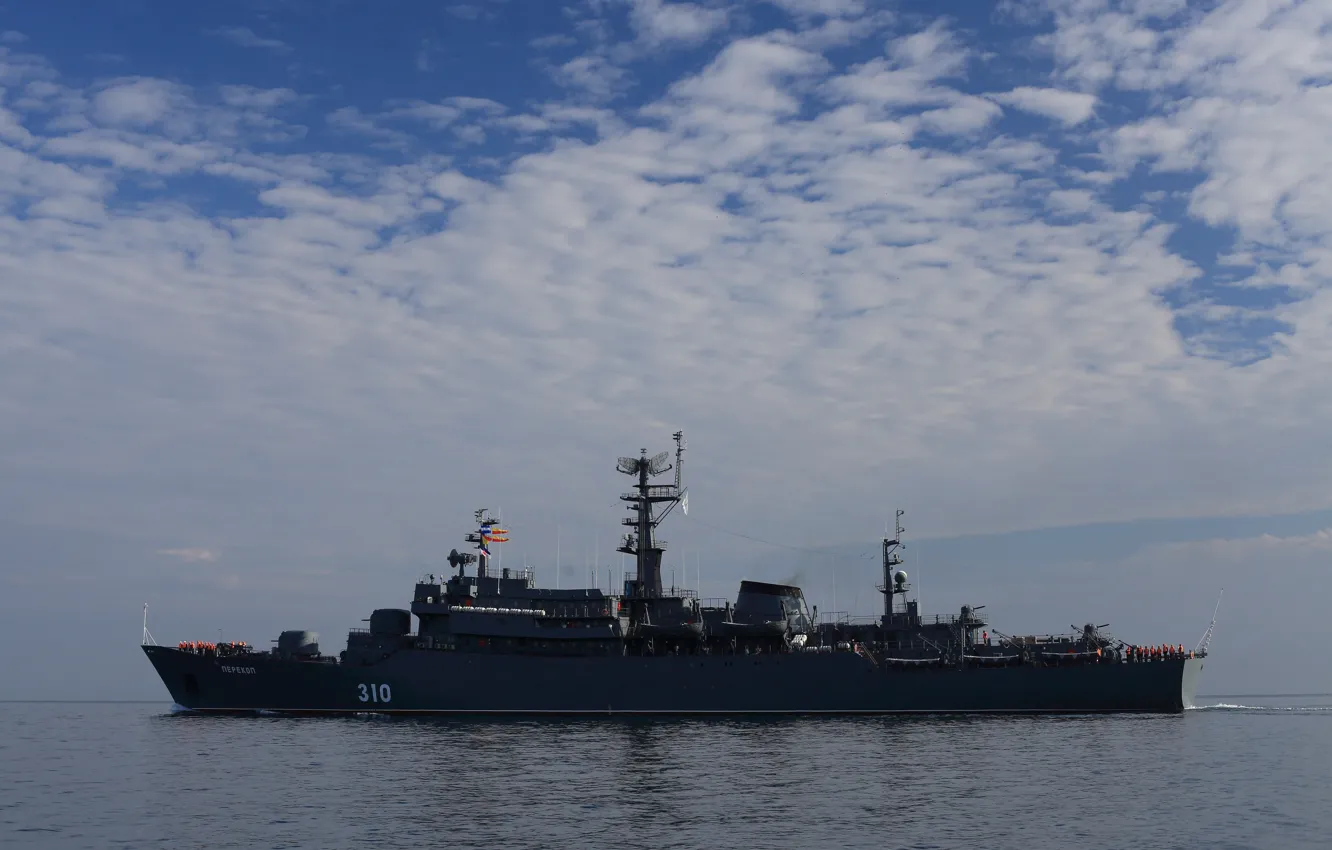 Фото обои Черное море, перекоп, учебный корабль, покидает севастополь