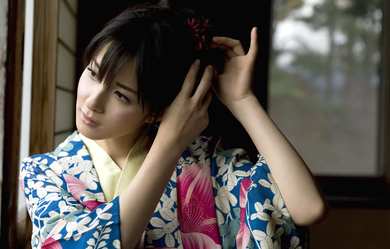 Фото обои девушка, утро, кимоно, азиатка, причёска, традиции