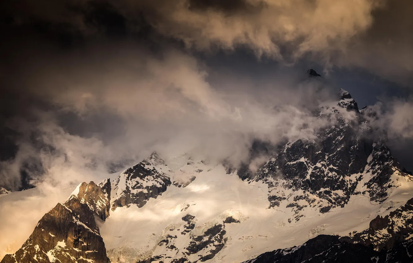 Фото обои зима, облака, снег, горы, природа, вершина