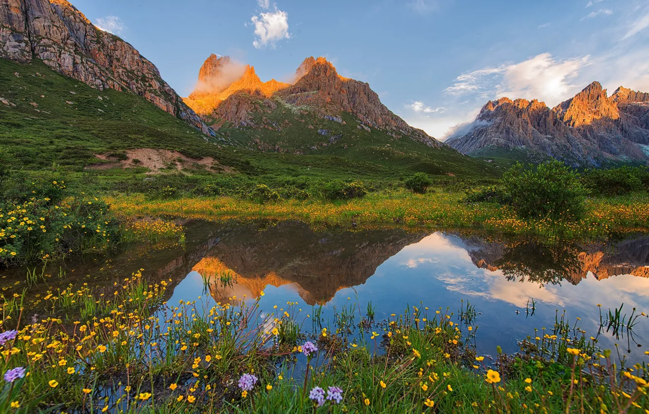 Фото обои пейзаж, цветы, горы, озеро, © JAY HUANG