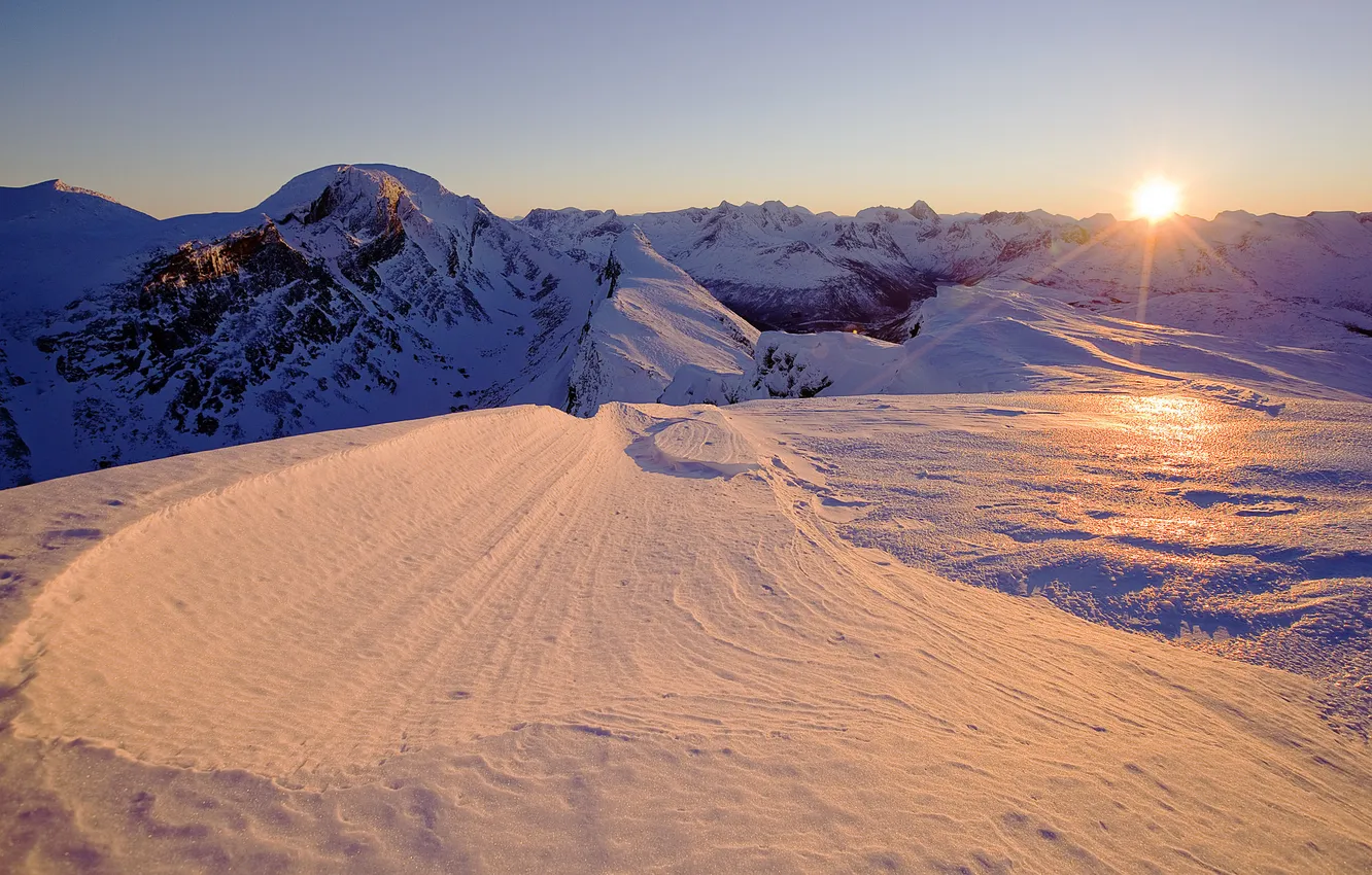 Фото обои солнце, снег, горы, вершины