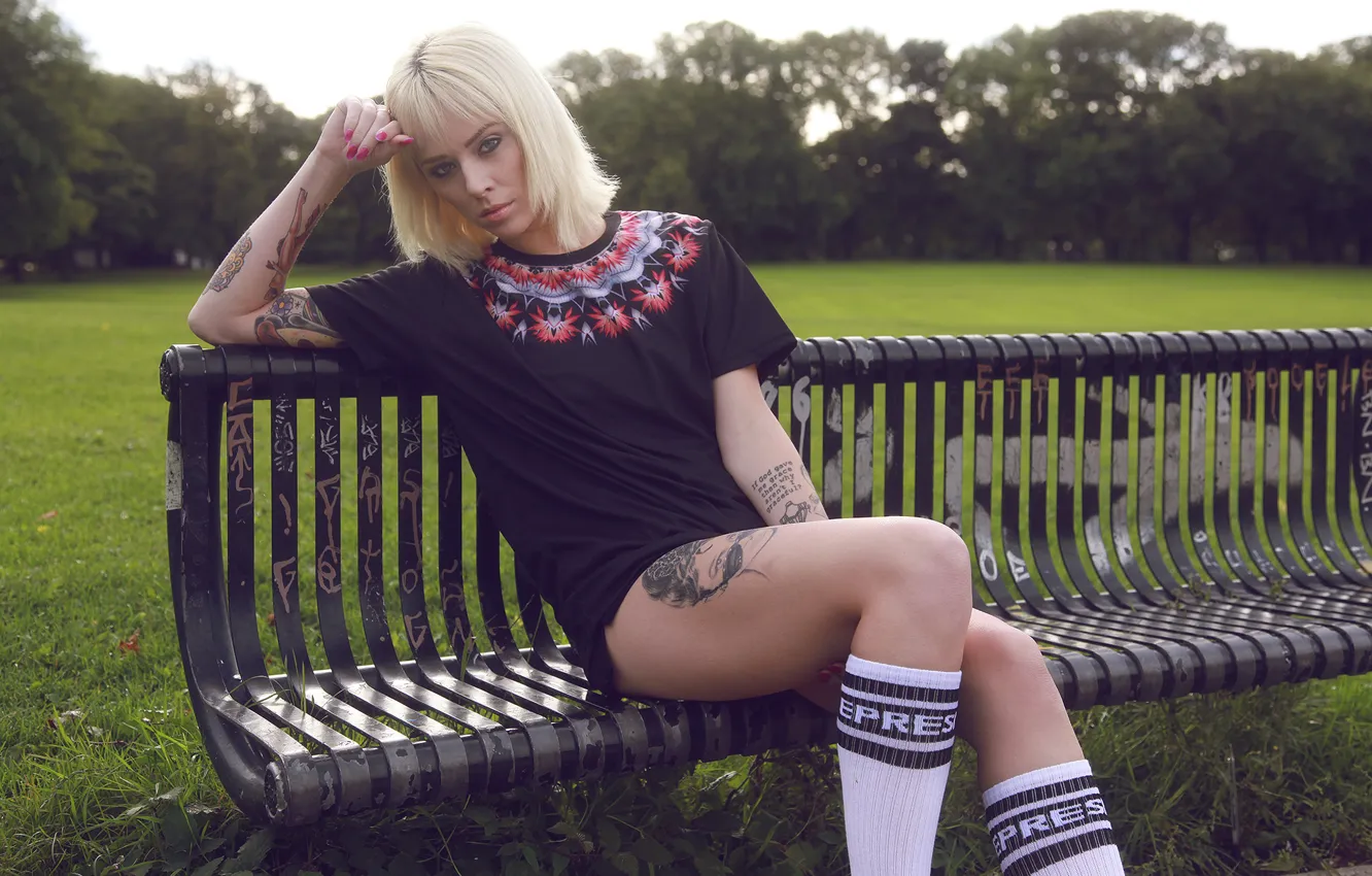 Фото обои girl, grass, trees, woman, model, tattoo, bench, blonde