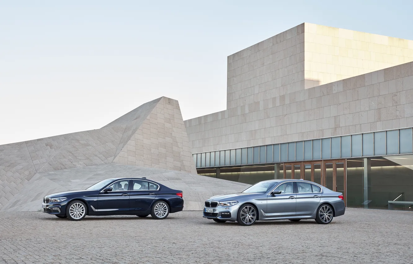 Фото обои небо, серый, здание, BMW, архитектура, xDrive, 540i, 530d