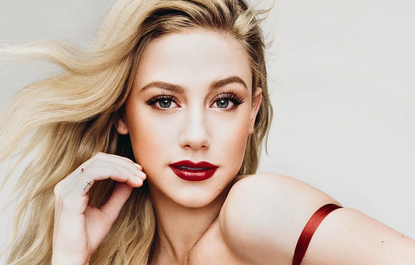 Фото обои взгляд, девушка, лицо, помада, Lili Reinhart