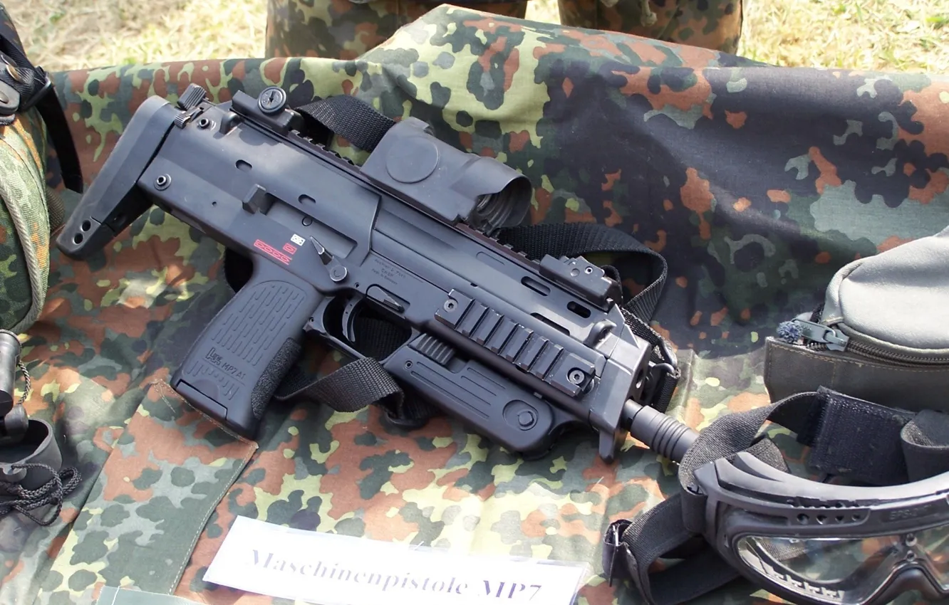 Фото обои очки, оптика, камуфляж, пистолет-пулемёт, MP7A1