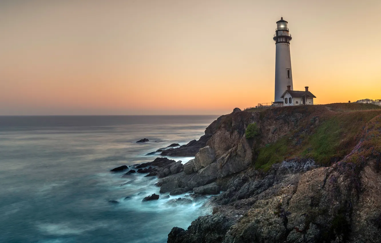 Фото обои море, небо, камни, скалы, берег, маяк, Калифорния, домик