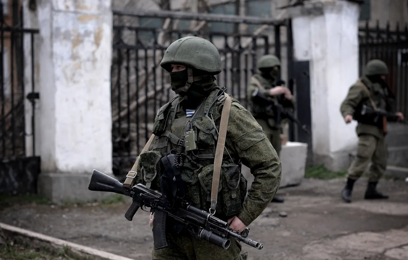 Фото обои маска, автомат, солдаты, шлем, Россия, Крым, военные, Севастополь