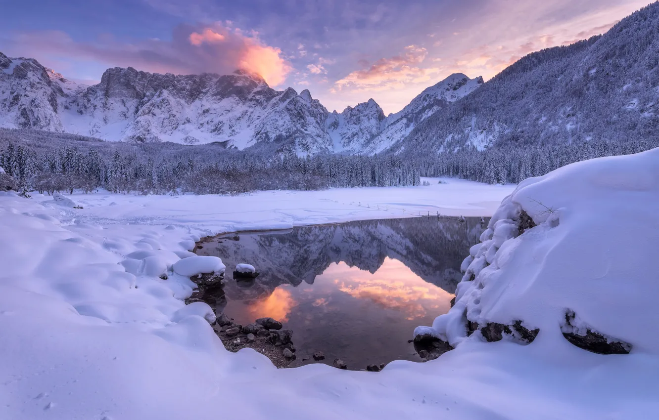 Фото обои зима, лес, снег, закат, горы, озеро, отражение, Италия