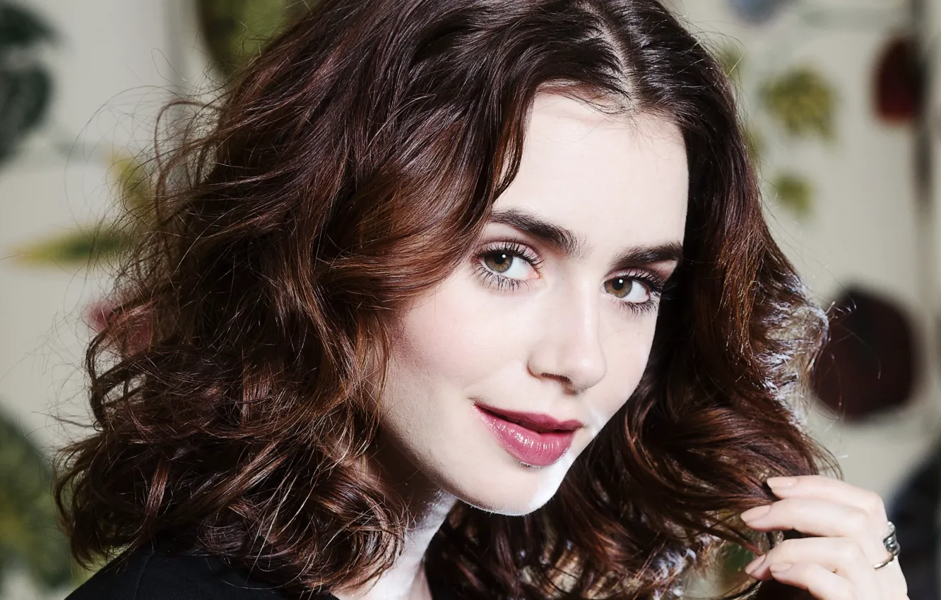 Фото обои взгляд, портрет, актриса, Lily Collins
