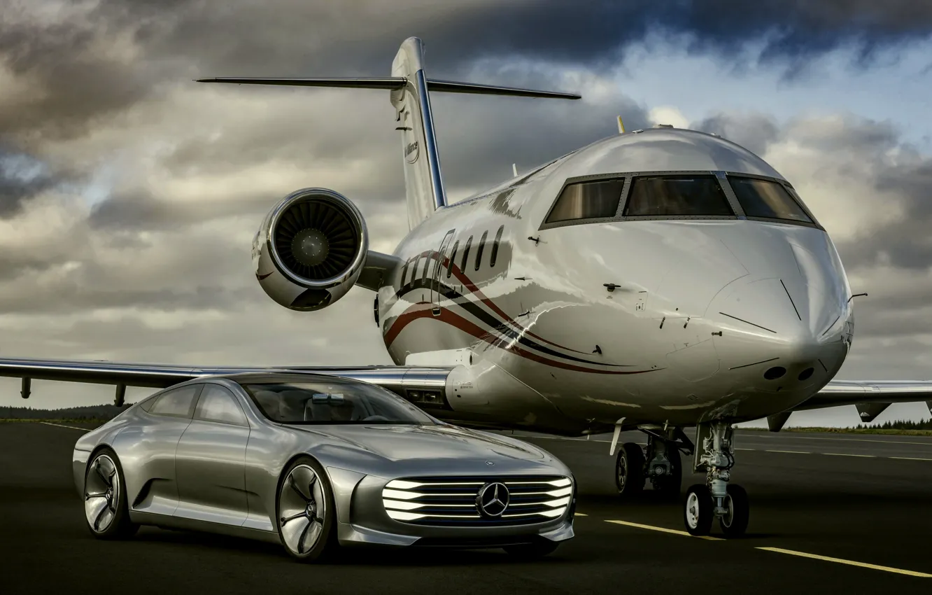 Фото обои Mercedes-Benz, 2015, Intelligent Aerodynamic Automobile, Concept IAA, возле самолёта