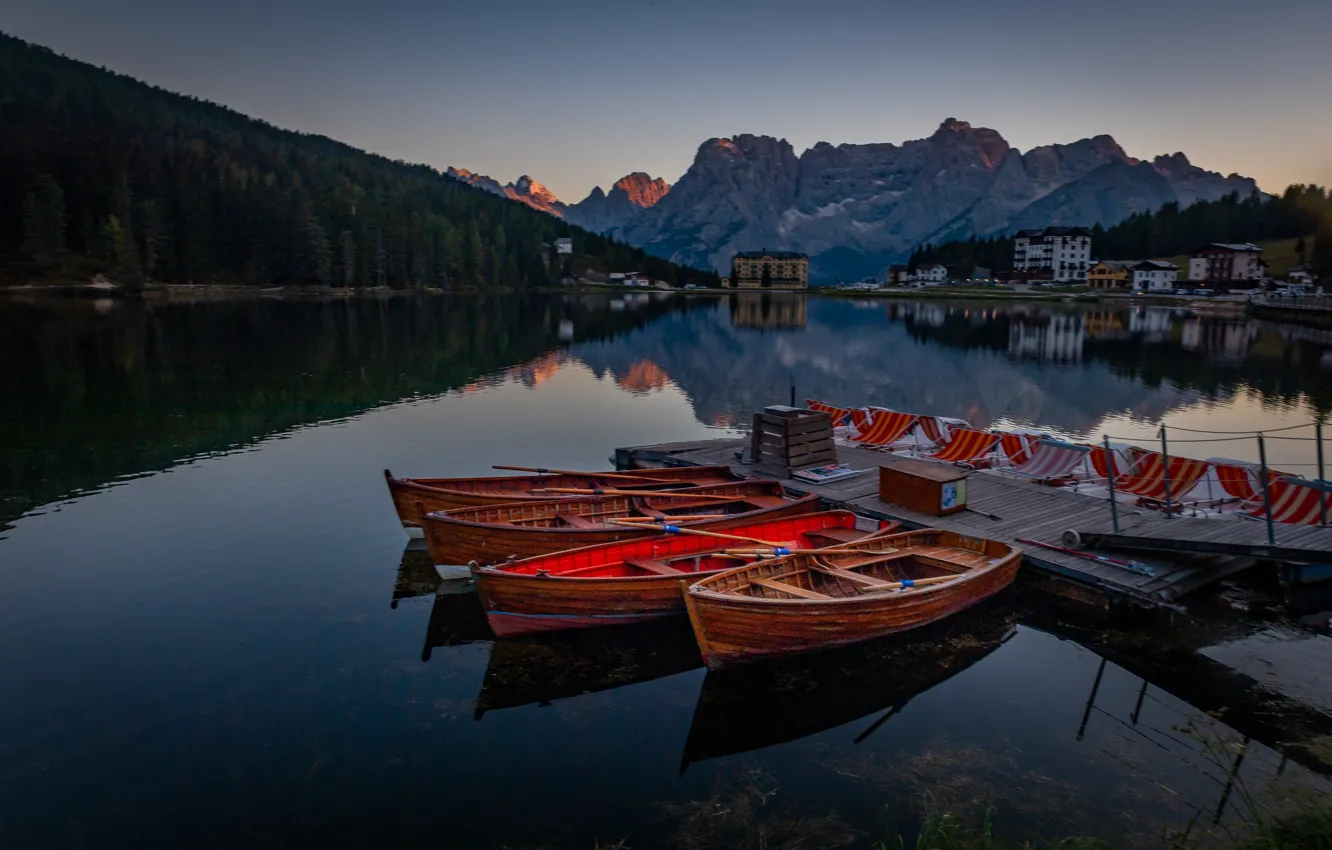 Фото обои пейзаж, горы, природа, озеро, лодки, утро, Италия, Мизурина