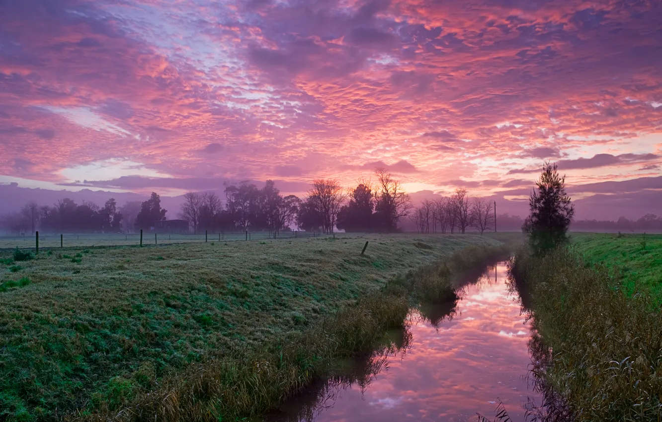 Фото обои небо, облака, природа, река, утро, канал, розовые