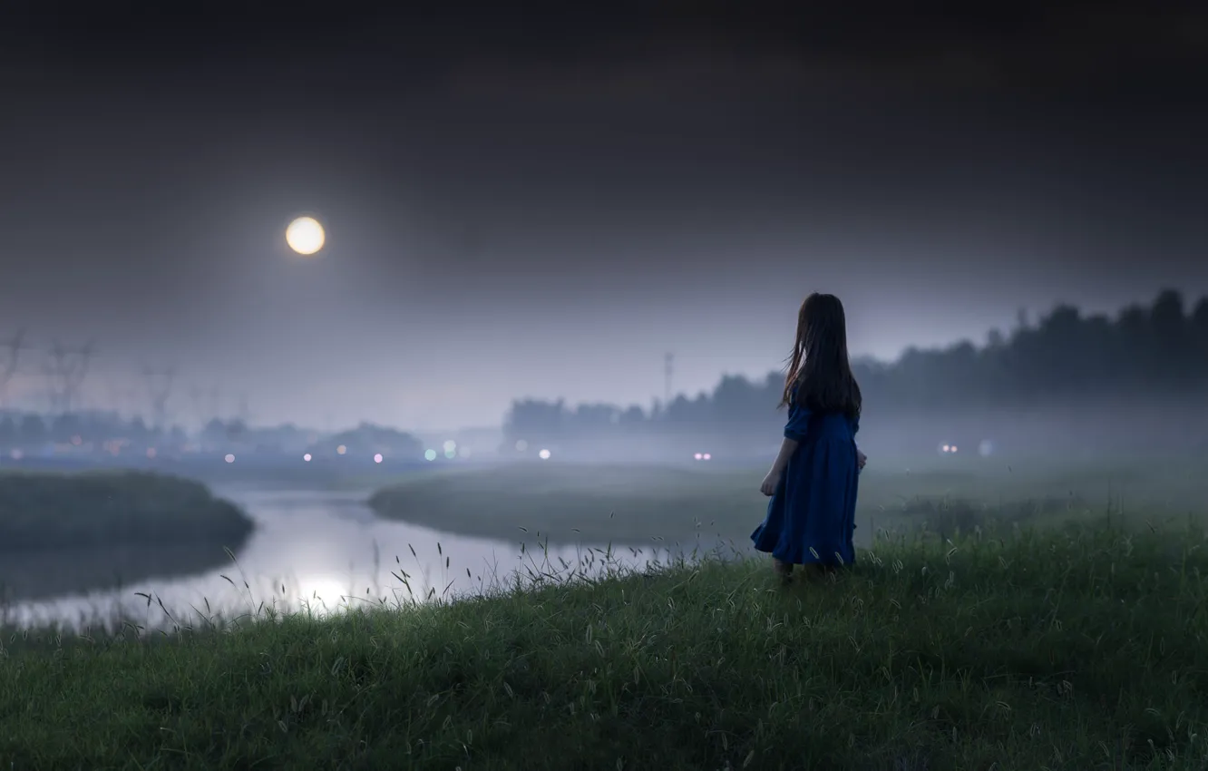 Фото обои ночь, река, настроение, луна, девочка