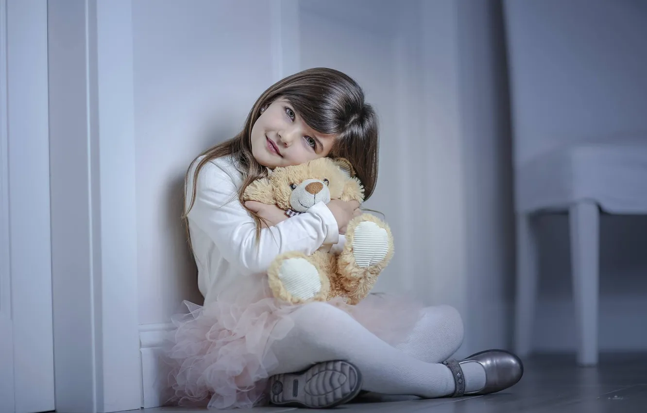 Фото обои настроение, игрушка, девочка, медвежонок, плюшевый мишка, Alessandro Di Cicco