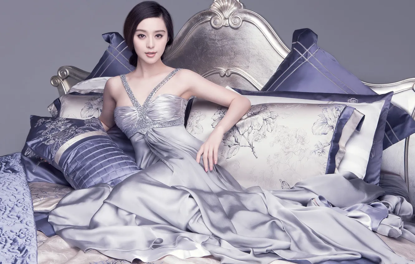 Фото обои взгляд, подушки, макияж, фигура, актриса, певица, Fan Bingbing, Фань Бинбин