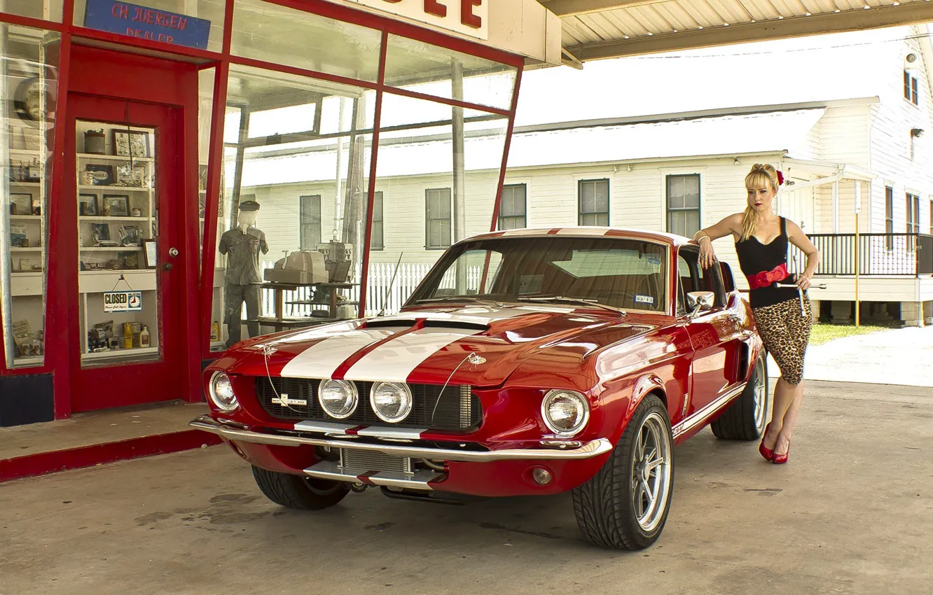 Фото обои девушка, Ford, Девушки, магазин, красный авто