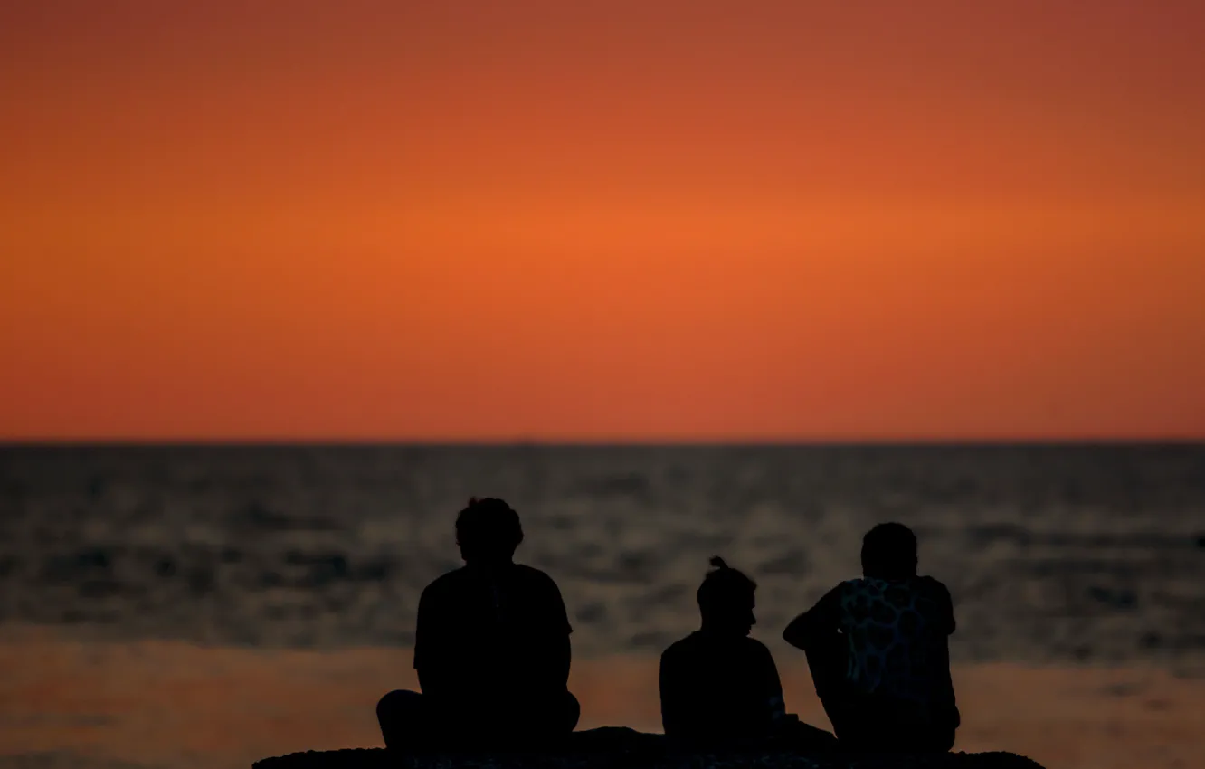 Фото обои sea, sunset, people, silhouettes