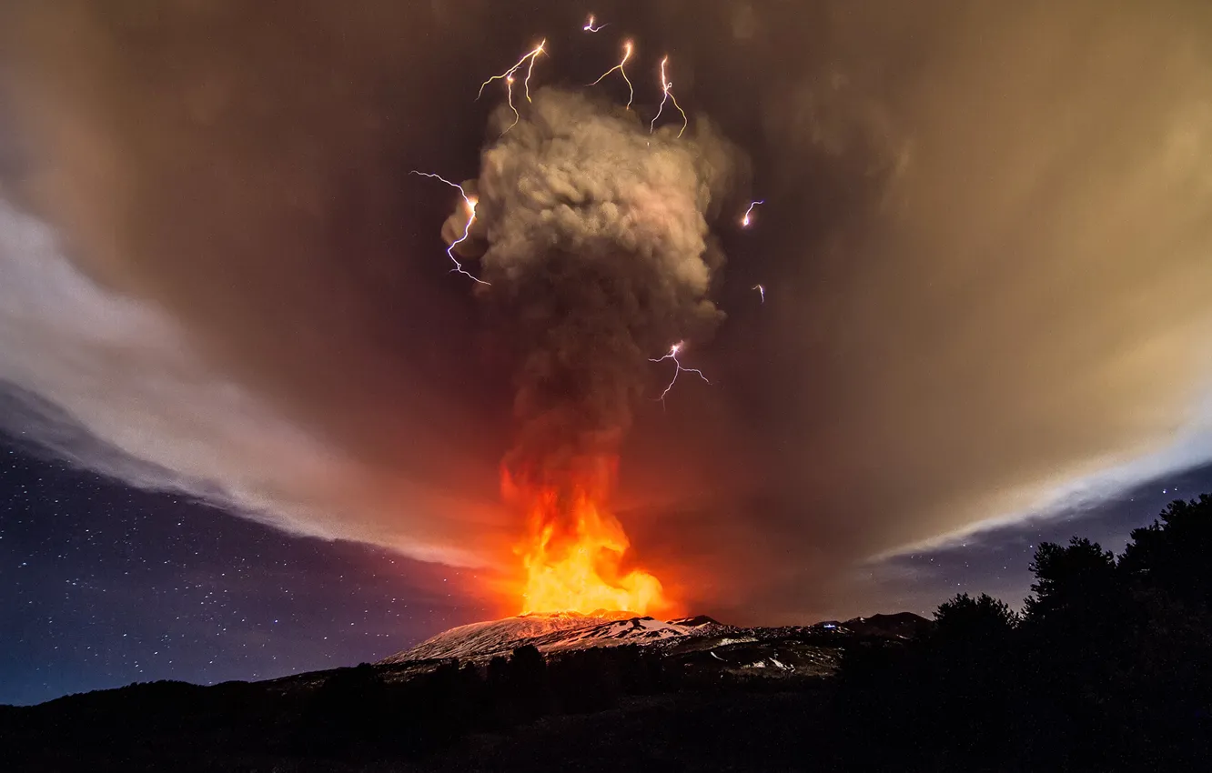 Фото обои fire, dirt, Amazing, sky, smoke, lightning, Mountain, stars