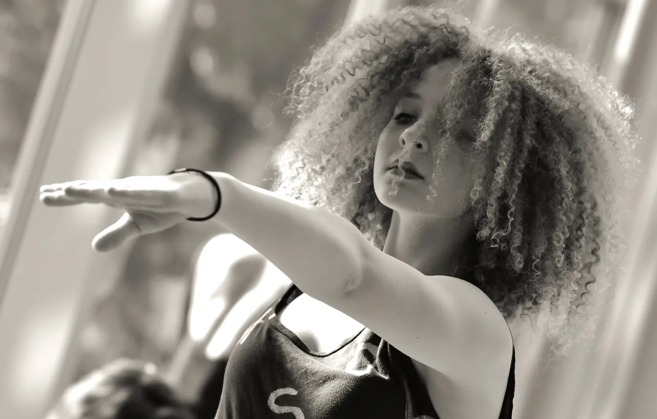 Фото обои девушка, танец, кудряшки, Festival of Dance