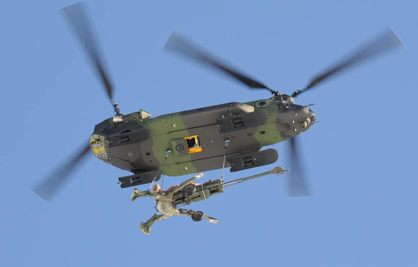 Фото обои вертолёт, транспортный, гаубица, военно, 155-мм, доставка, CH-147 Chinook, M777 Howitzer