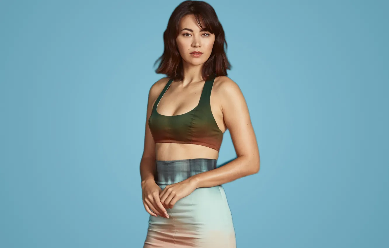 Фото обои юбка, актриса, брюнетка, топик, красивая, Jessica Henwick, Джессика Хенвик