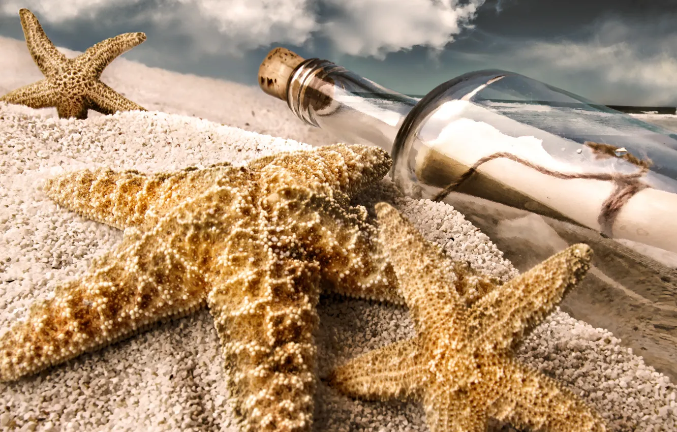 Фото обои песок, пляж, бутылка, звёзды, записка