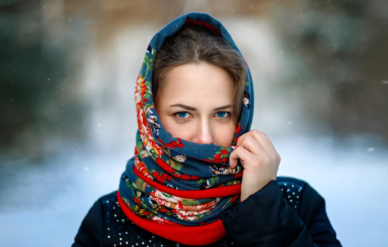 Фото обои портрет, губки, платок, голубоглазая, Ксения, фотограф Сергей Сергеев
