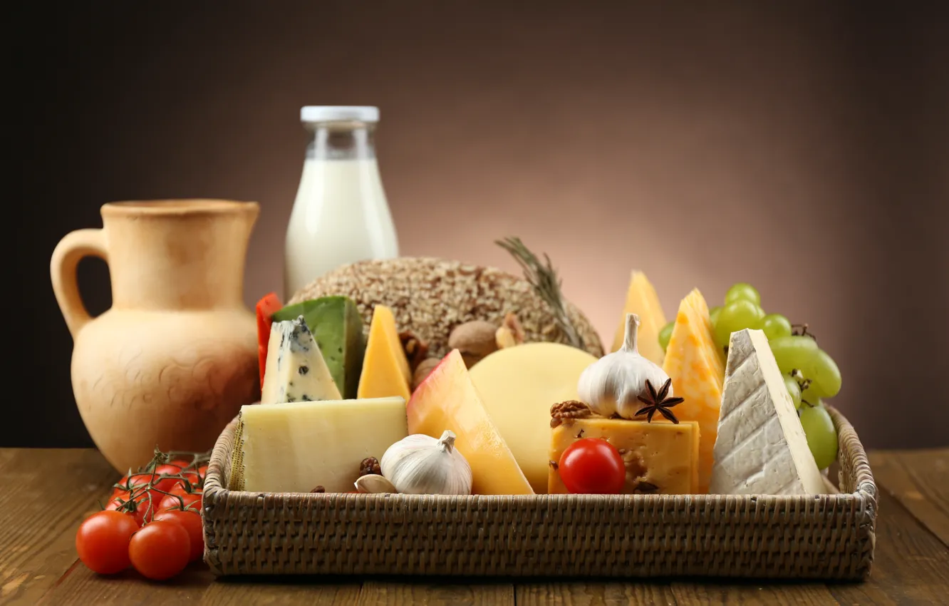 Фото обои сыр, молоко, виноград, кувшин, помидоры, чеснок, бадьян
