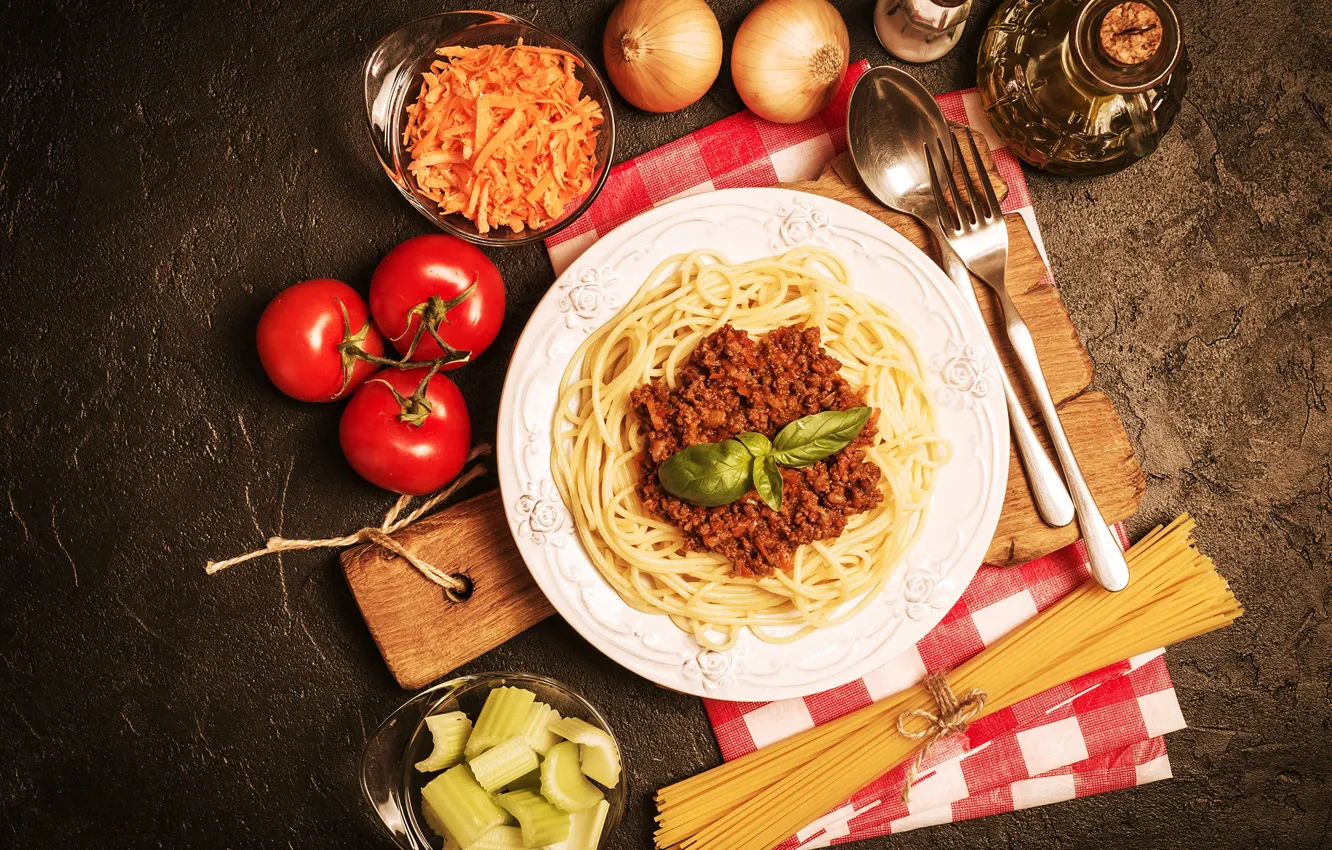 Фото обои масло, тарелка, помидоры, блюдо, макароны