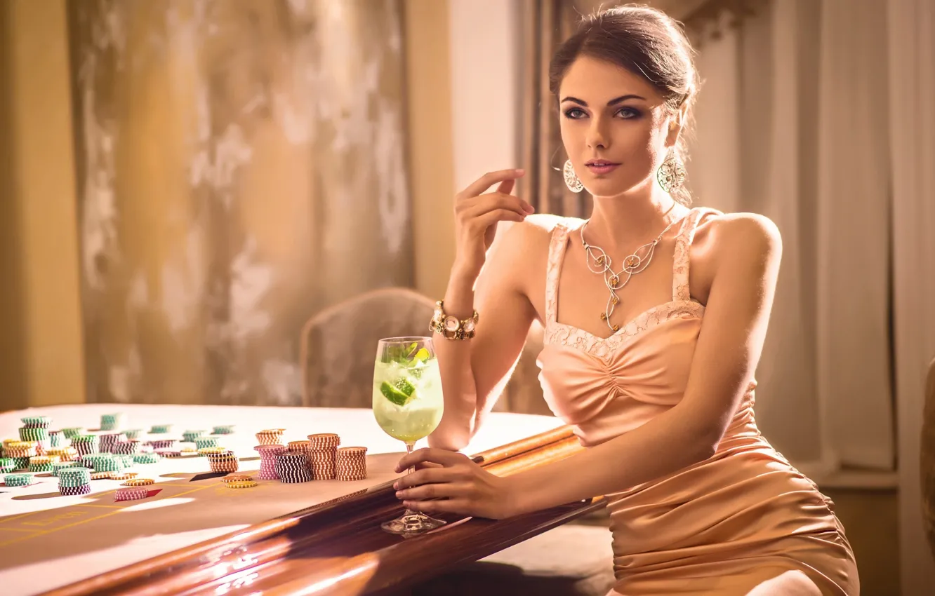 Фото обои sexy, dress, woman, chips, casino