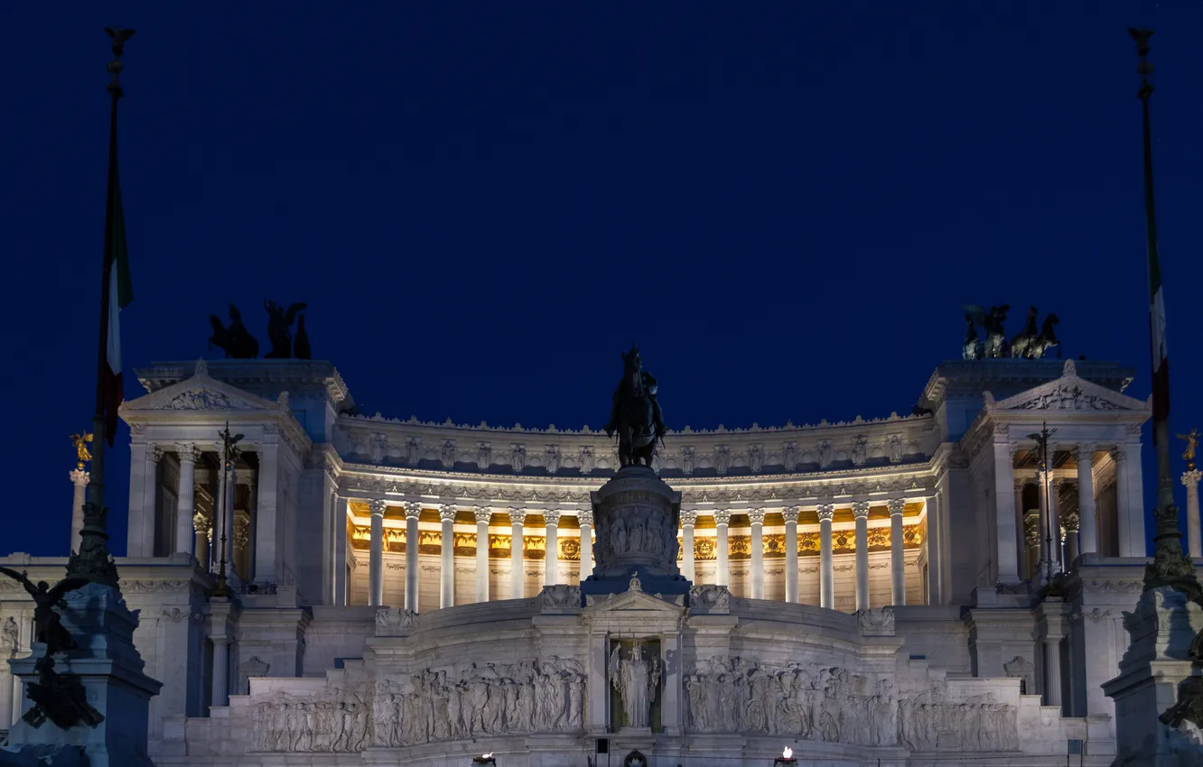 Фото обои небо, ночь, огни, скульптура, италия, рим, площадь Венеции, Витториано