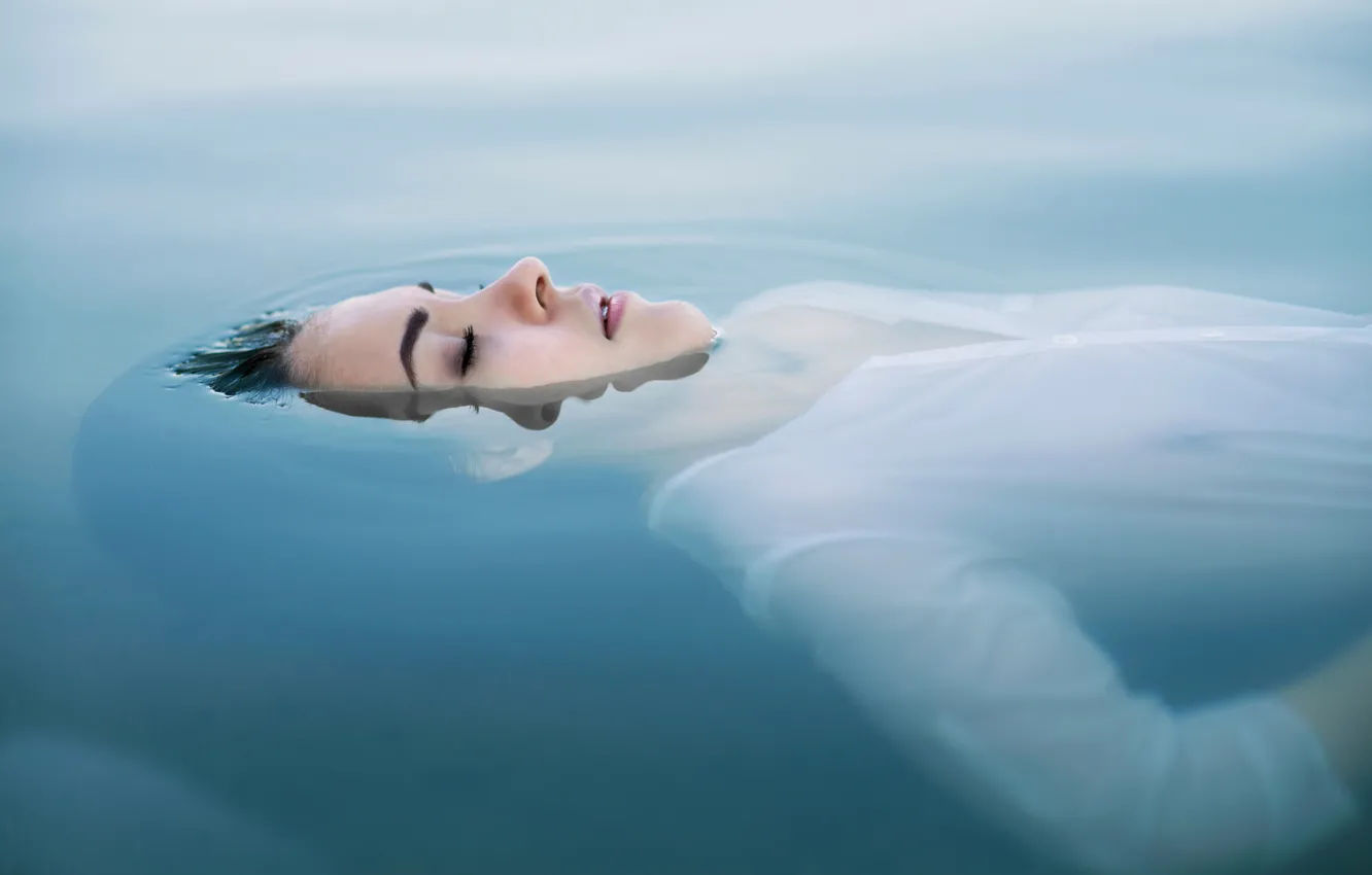 Фото обои девушка, макияж, Sweet Dreams, в воде, Dennis Drozhzhin