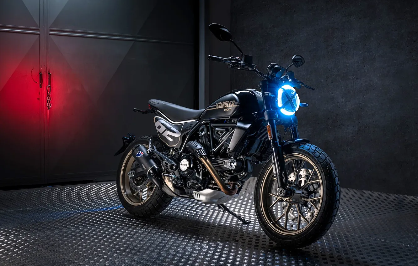 Фото обои черный, неон, гараж, фара, угол, байк, Ducati Scrambler Full Throttle
