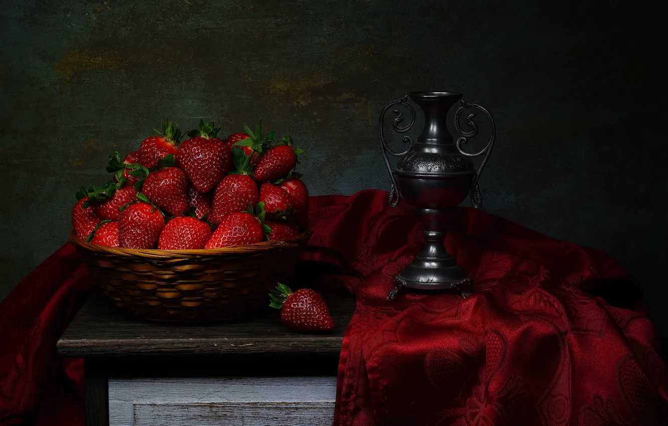 Фото обои стиль, ягоды, клубника, ткань, ваза, натюрморт, корзинка