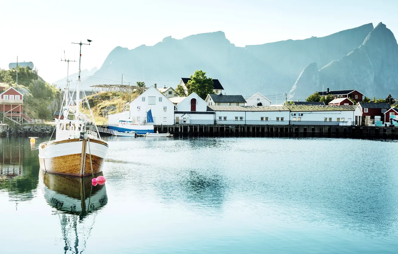 Фото обои горы, дома, бухта, лодки, яхта, Норвегия, причалы, Лофотенские острова