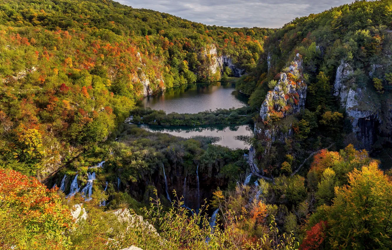 Фото обои осень, лес, горы, скалы, водопады, Хорватия, озёра, Croatia