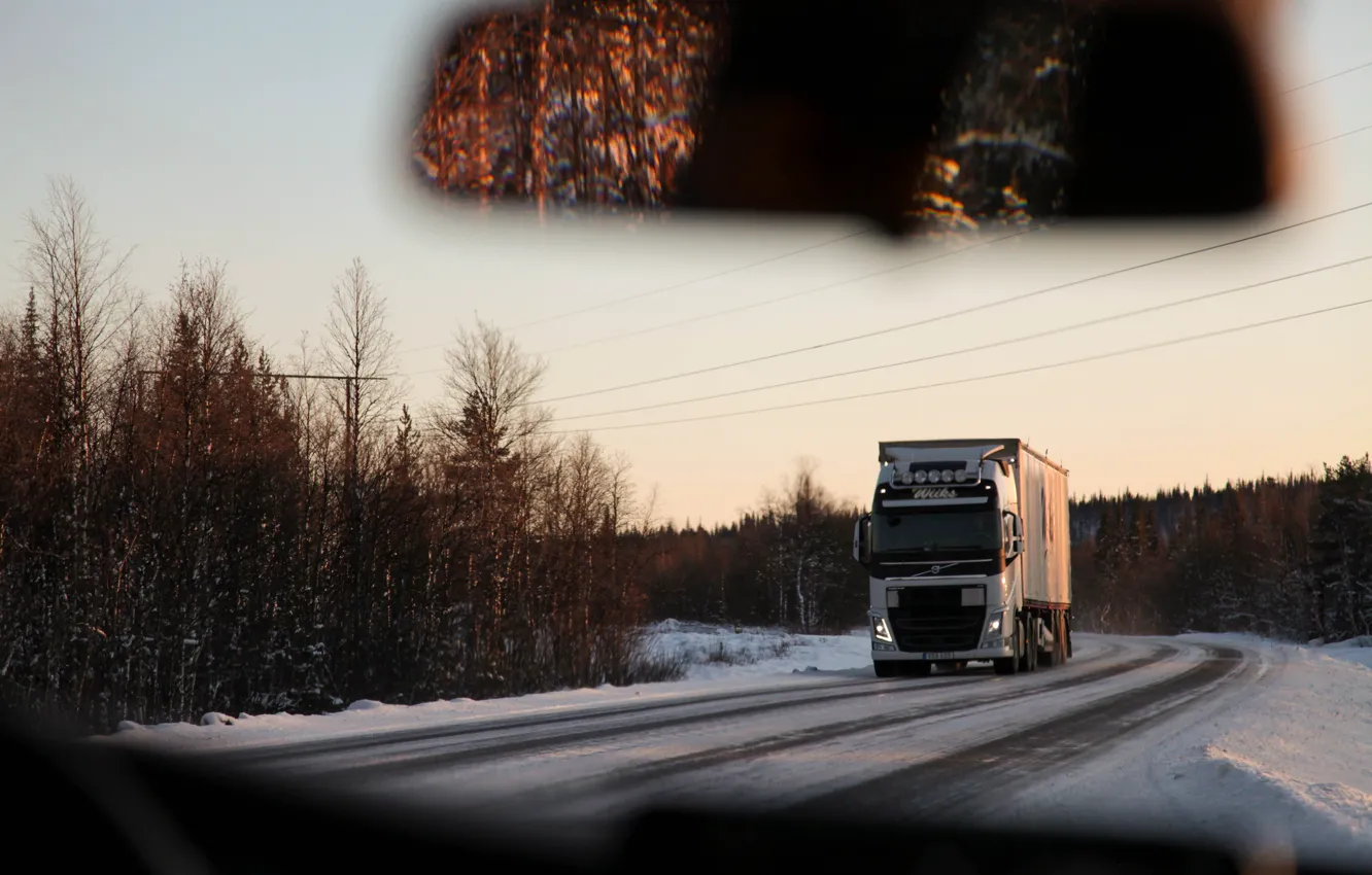 Фото обои Volvo, Wood, Winter, Snow, Street, Truck, Ice, Sunshine