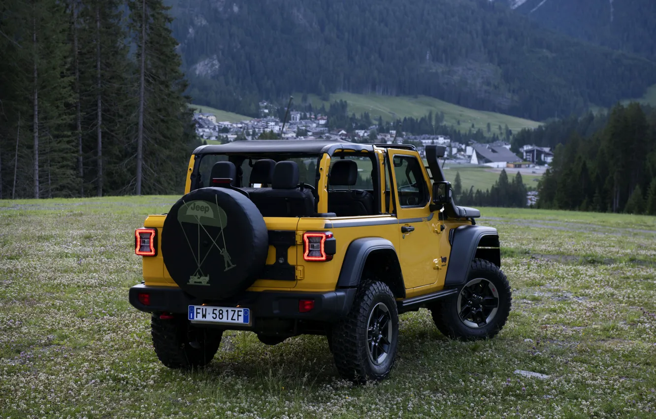 Фото обои жёлтый, внедорожник, вид сзади, 4x4, Jeep, Mopar, 2019, Wrangler Rubicon 1941