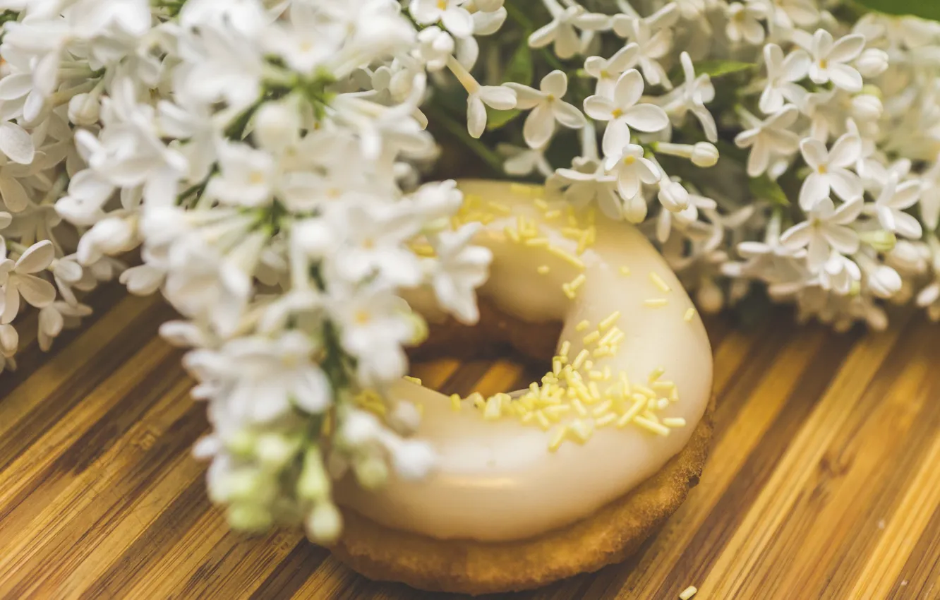 Фото обои пончики, натюрморт, сирень, глазурь